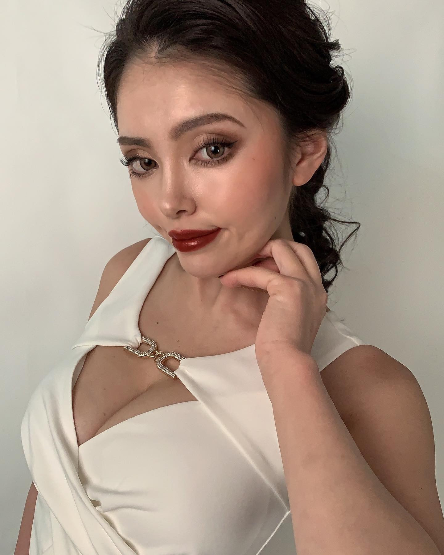  Instagramで記事を開くナンシー...