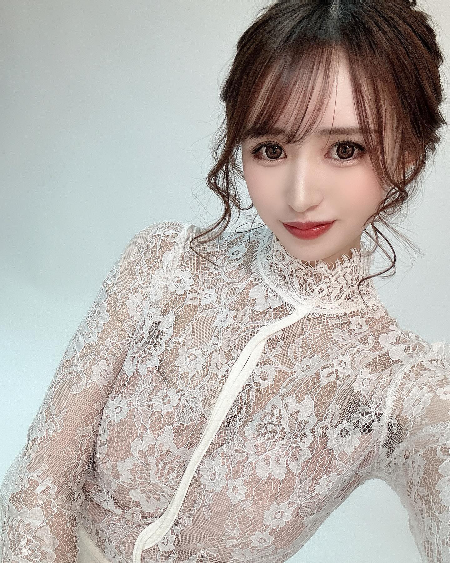 .
1週間ぶりにコンタクトした👀
色んな事があり過ぎた1週間でした( ⌯₄⌯) ᐝ
.
#仙台 #国分町  #宮城 #仙台キャバクラ
#エリアg #ザニューヨーク
#キャバクラ #ヘアメイク #ドレス