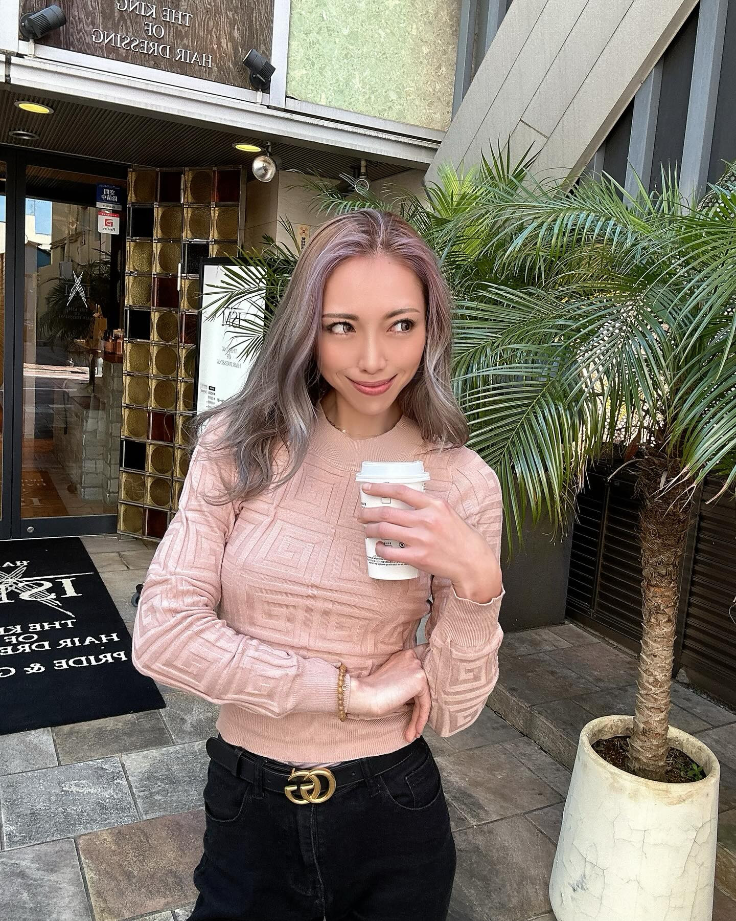 🌸💜🌸💜🌸
春カラーにしてもらいました💕
テンションあがります✌🏽✌🏽✌🏽
ありがとう✨ISM金木8年目😌
@kaneki_takuya @hair_ism 💈

今日も推し事がんばります🫱🏽‍🫲🏼🫱🏽‍🫲🏼🫱🏽‍🫲🏼
@parafuse.mao.kanagawa0601 🌺

#ISM北千住 #春が来た #パワースポット
#派手セラピスト #よもぎ蒸し大好評です
#スタバが似合わないウォンナ #ドトール派