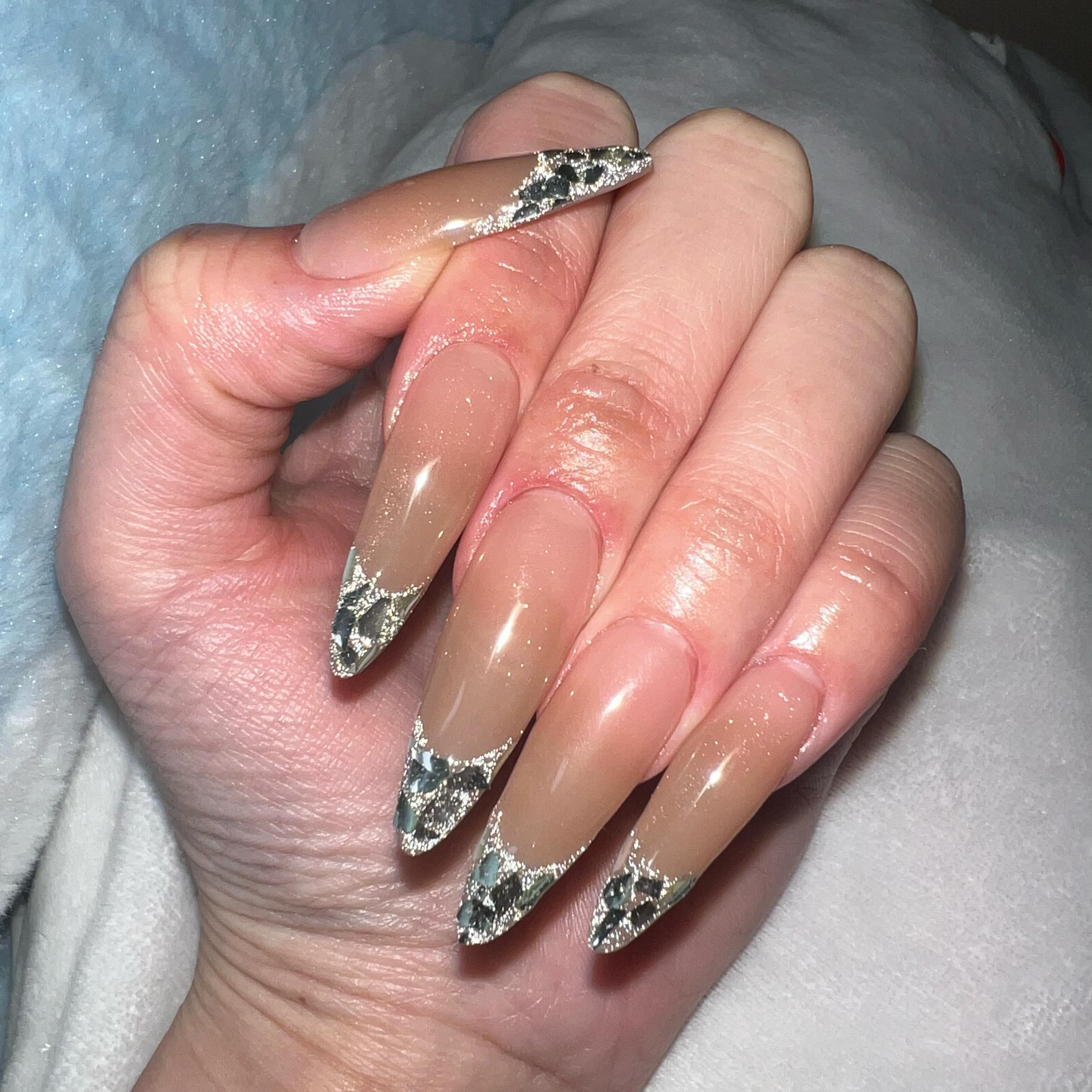 まだ片手出来てないけどグラデーションのガラスフレンチ!new💅
出勤して仕事したらまた片手やります🔥
暖かくなってきて飲み出るしかないっ
是非遊びに来てください✨️