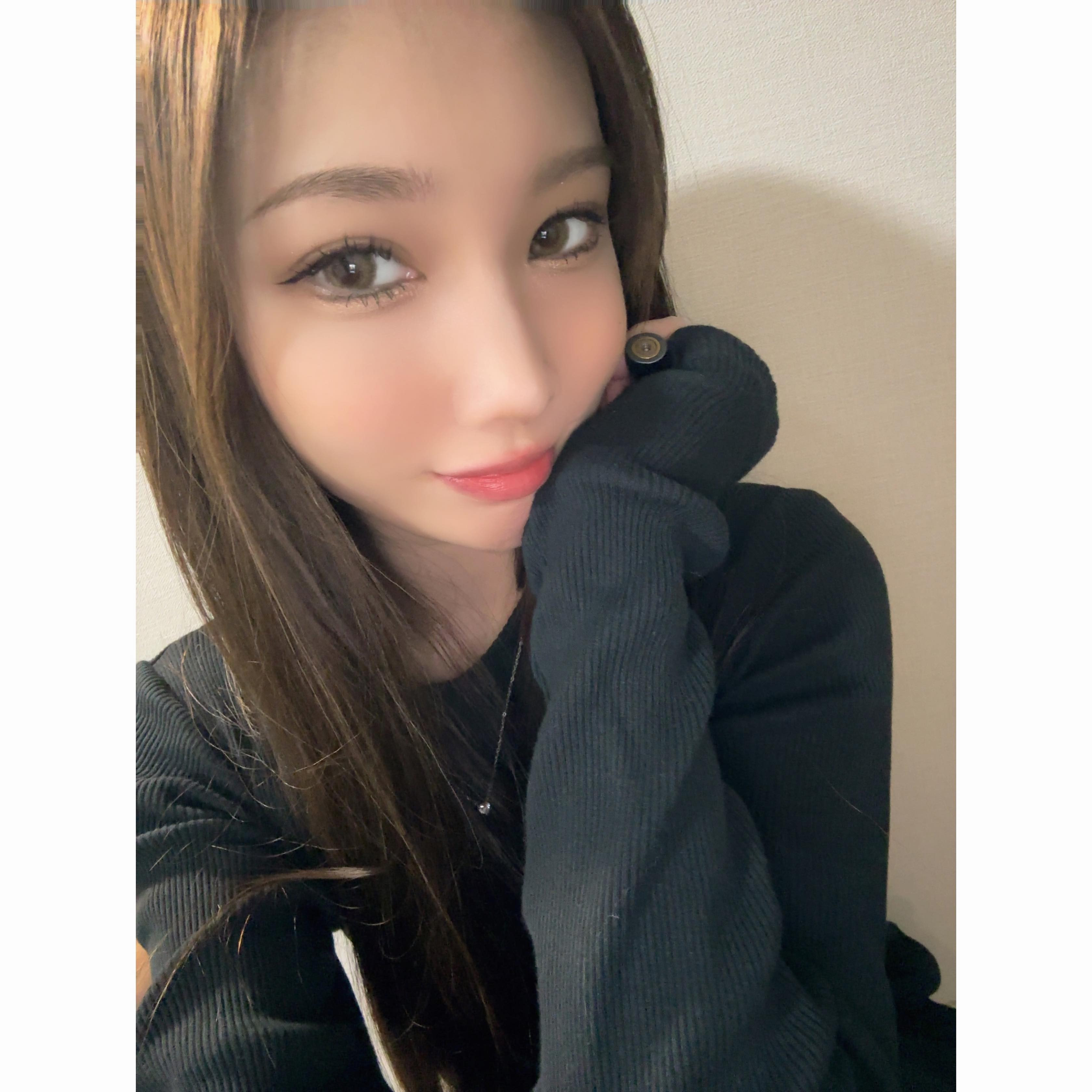 ．
3月ありがとうございました🩵
2月末に入店して早1ヶ月。
色んな方に出会えて
楽しくてあっという間の毎日😌✨
4月もよろしくお願いします🤍

#長野
#権堂
#からっ風グループ
#キャバ嬢