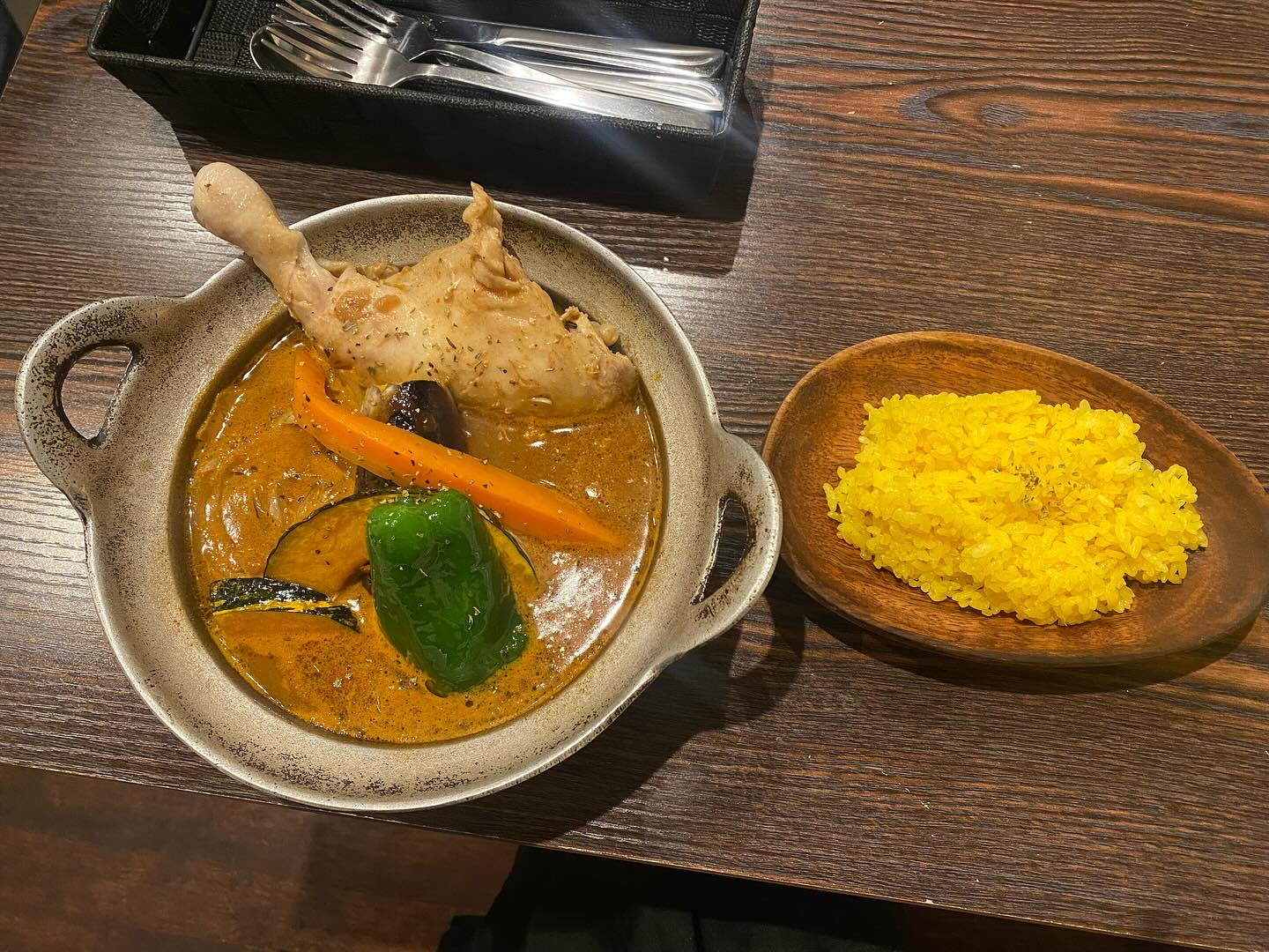 久しぶりにスープカレー♡
美味しくいただきました♡

でもスープ完飲はできませんでした(´・ω・｀)
お店の方にごめんなさいです🙇‍♀️

#クラブ我礼
#スープカレー
#デブ活