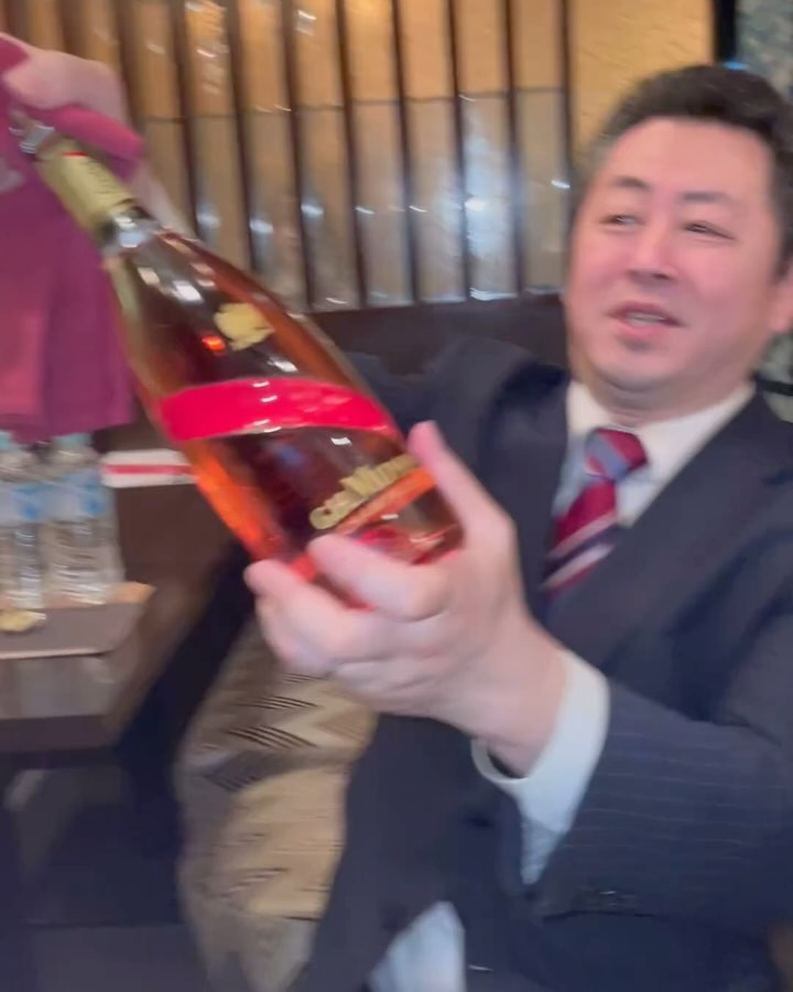 ✨

thakn you 🍾🥂

@clubgalle2580