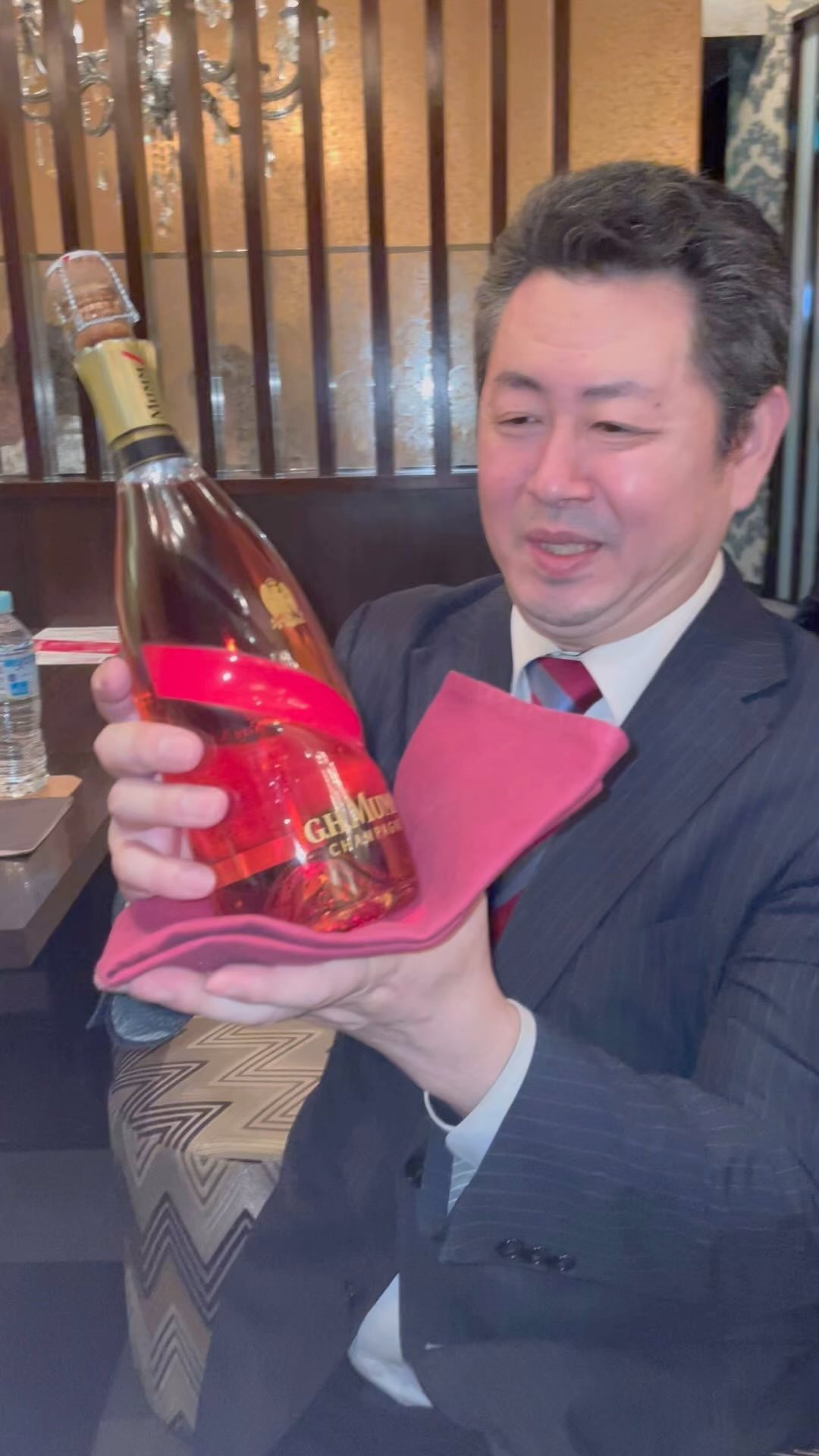 ✨

🍾🥂

何度もやり直し🙇‍♀️💦

@clubgalle2580