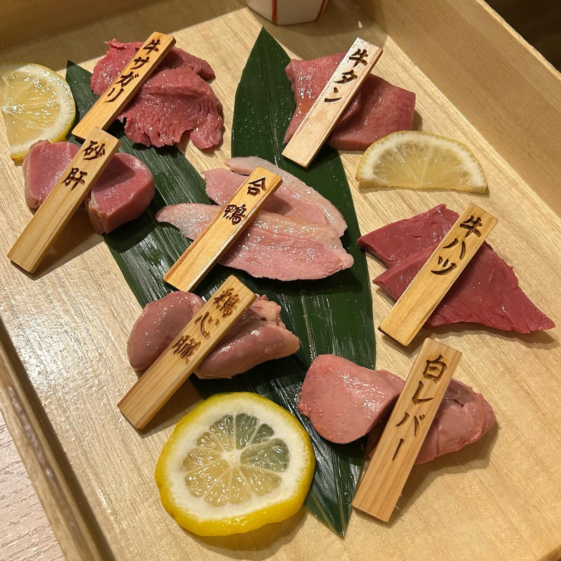 この前行ったご飯屋さん美味しかった💖💖肉刺しだいすき！！最近居酒屋行くのハマってる(˶ᐢᗜᐢ˶)