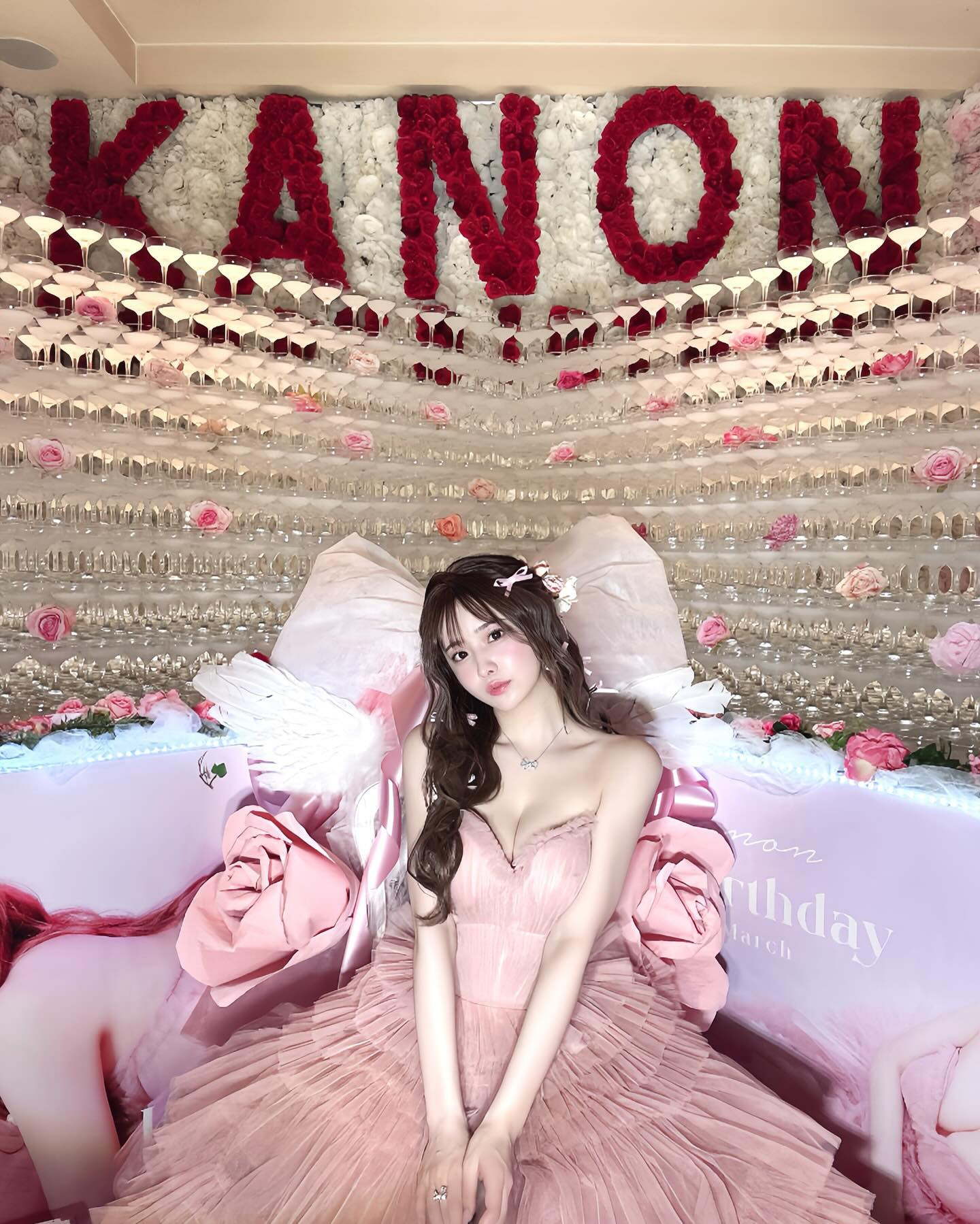3月締め日のサプライズで
バレンタインエンジェルタワー
ありがとうございました🥂🎀
⁡
内装は @linka.sapporo さん🌸
と〜っても可愛かったです♡
⁡
改めて3月お祝いしてくれた
皆様ありがとうございました♡
⁡
お忙しい中、私のために時間を
作ってもらえる事、いつも感謝しています。
⁡
25歳になった私も
どうぞよろしくお願いします🤭
⁡
成長し続ける姿を
見せられる様に邁進して参ります✊🏻‪ ̖́-‬
⁡
お花を送ってくださった方
撮影協力してくださった方
グッズ制作してくれた方
サイト