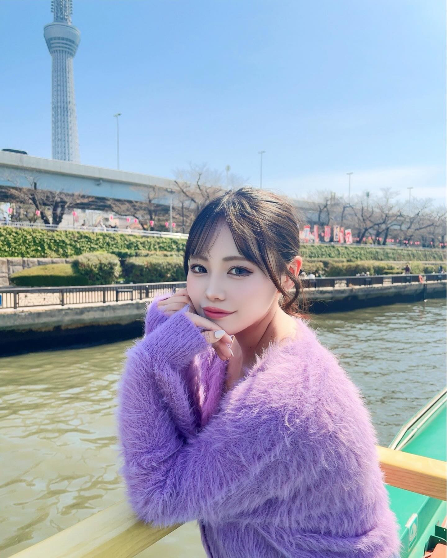 朝11時から屋形船に乗りました
船酔いかお酒で酔ってるのか分かりませんでした

.
.
.

#浅草 #スカイツリー #屋形船 #新橋 
#新宿 #歌舞伎町 #キャバ嬢 #キャバクラ #撮影 #ヘアアレンジ  #リュアーグ #指名  #六本木  #instagood #instalike #lfl #暗髪  #いいね返し #きゃばきゃば #ドレス #水商売 #自撮り女子 #selfie #フォロー返します  #酒好きな人と繋がりたい #かわいい  #シャンパン #キャバ #むちむち #ギャル