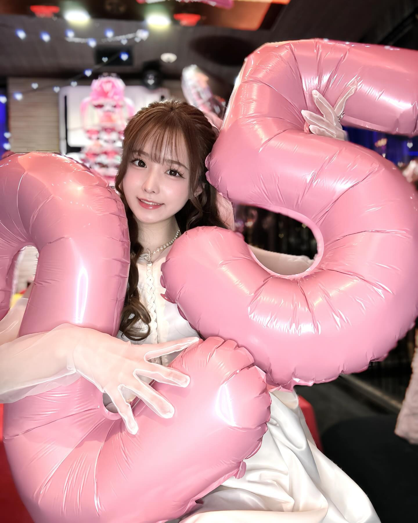 ありがとうございました🩷💭

イラスト @shim_bunny さん
フルラッピングボトル @fairy_yuzuru さん

┈┈┈┈┈┈┈┈┈┈┈┈┈┈┈┈┈┈┈┈┈┈┈
かのん🐼🍼 @pandanobabychan 
⁡
札幌市中央区南5西3オークラビル2F
@rymansbar_susukino で会えます🎟
⁡
出勤確認はDMか当店に
お電話お願いします📨 011-533-1414
┈┈┈┈┈┈┈┈┈┈┈┈┈┈┈┈┈┈┈┈┈┈┈
⁡
#⁡すすきの #キャバ嬢 #可愛い女の子 #バースデー
#ドレ