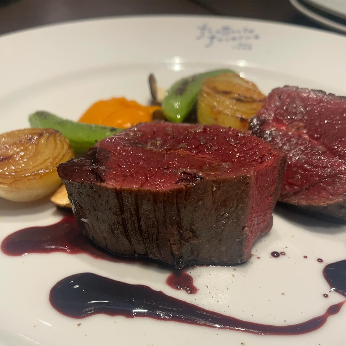 この前イタリアン食べに行って来ました🍴
蝦夷鹿肉美味しかったなぁ〜😋

エネルギーチャージ完了😄！！

今日からまた、頑張りましょう😉

@clubgalle2580 

#club我礼
#東洋企画グループ 
#トキオ観光