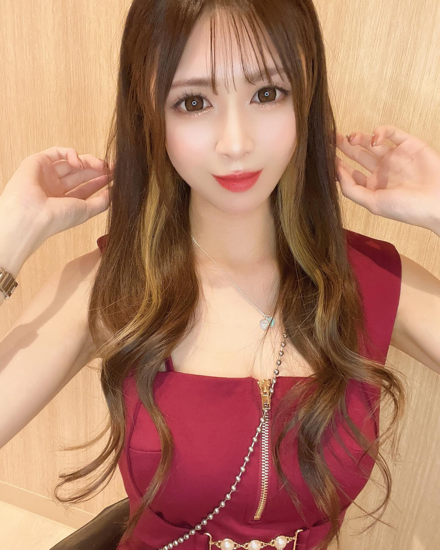 .

子供の頃に描いていた
なりたかった大人になれてるかな？

#キャバ嬢 #キャバクラ #すすきの #高収入 #求人 #アルバイト #女子大生 #ホステス #水商売 #歌舞伎町 #夜職 #採用 #バルセロナグループ #シャチグループ #体験入店 #銀座 #ニュークラ #ニュークラ嬢 #ポケパラ  #キャスト募集 #すすきのキャバクラ #ガールズバー #北新地 #フォロワー増やしたい #instagood #follow #love #photooftheday #メイク #ファブリック

.