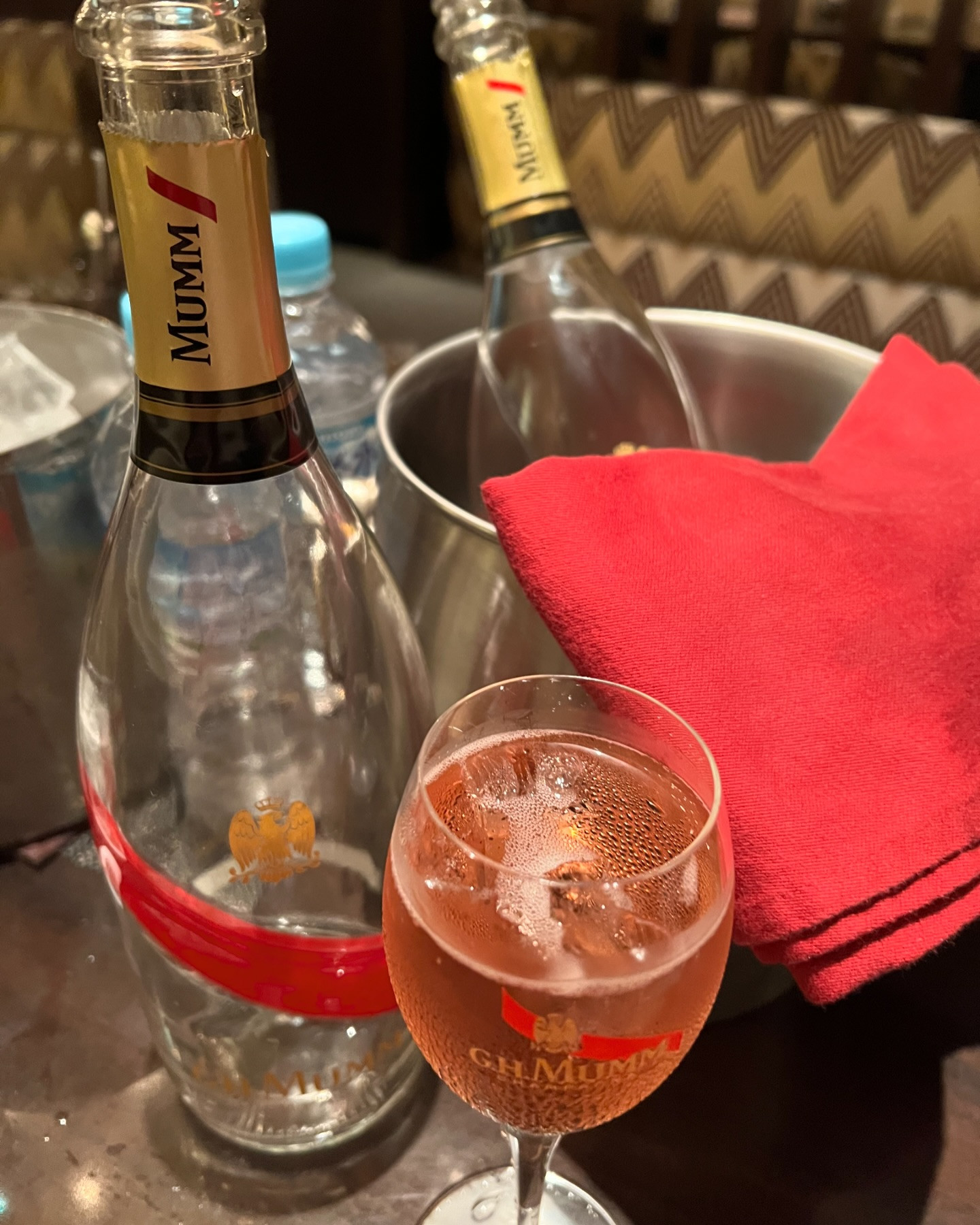 美味しいお酒をいただきました🥂

ありがとうございます🫶🏻

今日は、お休みだけど天気が微妙だし何しようかなー...🤔

@clubgalle2580 

#東陽企画グループ #東陽企画 #トキオ観光
#第21桂和ビル #第21桂和ビル6階
#くらぶ我礼 #クラブ我礼 #我礼#北海道 #札幌 #すすきの #ラウンジ  #ラウンジ嬢 #キャバクラ #キャバ嬢 #ホステス #きゃばきゃば #お酒好きと繋がりたい