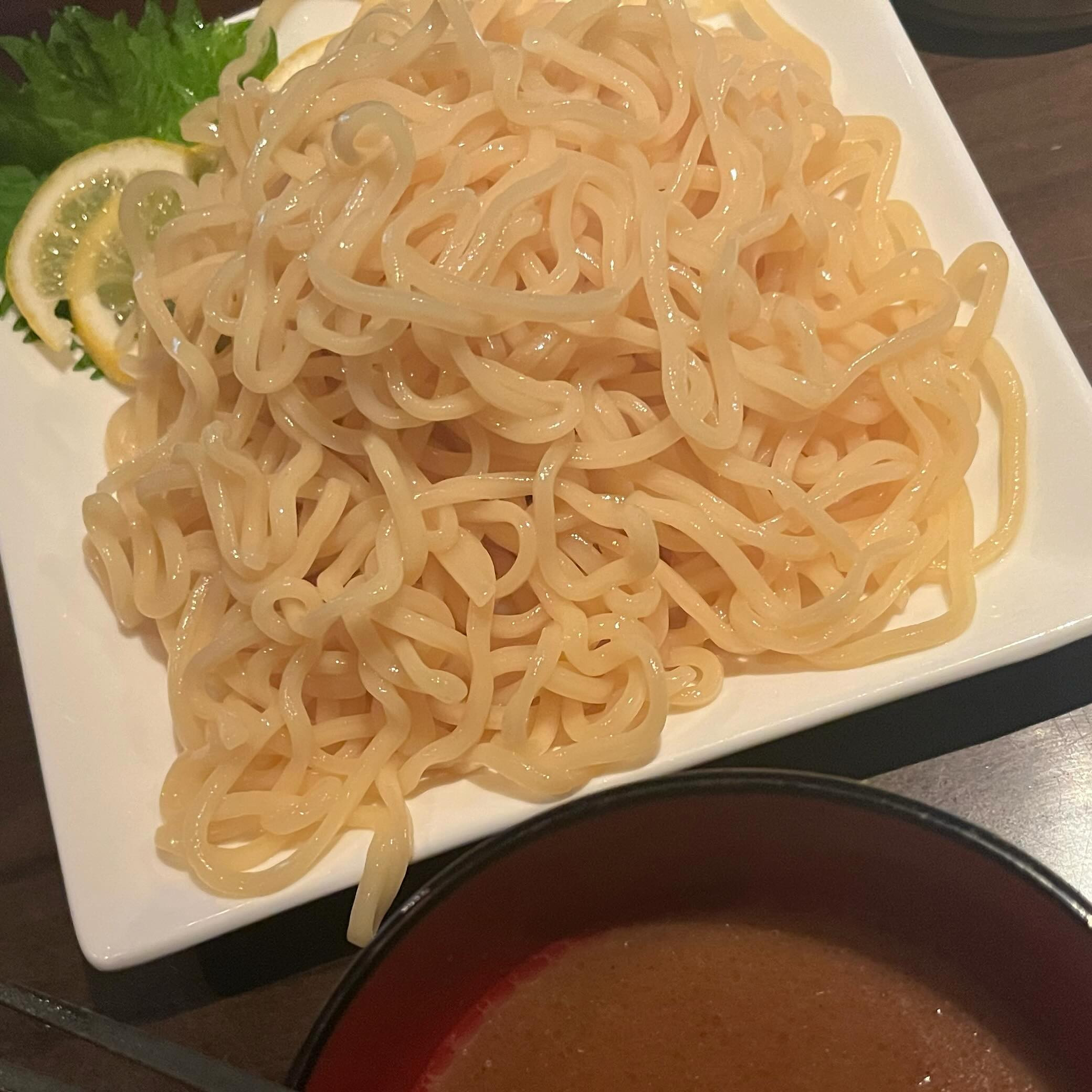 昨日の仕事終わり朝までるいなさんと
飲み散らかしました😼❣️
トムのつけ麺が美味しすぎる🥺
今週ラスト出勤してまっす✌🏻‎