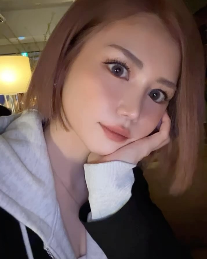 アイスコーヒー🐴っ💜

#キャバ嬢 #リオグループ #私服 #bills #めいレポ