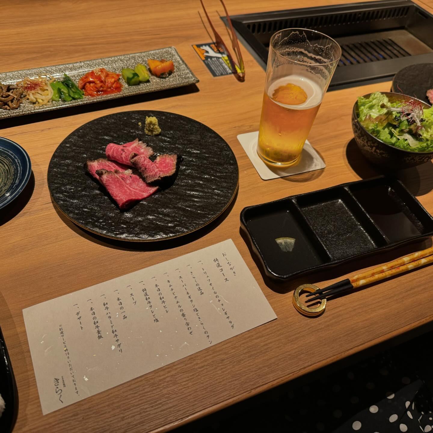 全身筋肉痛です🏌️‍♀️🫠
いかに運動不足なのか痛感しています😇
歩数計を見たら1万5千歩🔥💪✨

昨日お食事で連れてって頂きました
【すすきの　焼肉きらく】さんです🥩✨

特選コースを頂きましたがどれも美味しくて
ほっぺた落ちそうでした🥺🤍
特に赤身が大好きなので幸せです🍷❤️

個室のみ喫煙可能で（私は吸いません👶）
店内綺麗で接客も丁寧で素敵でした🌃⭐️

たくさん美味しいワインを頂き、感謝でいっぱいです🌸
日々精進してまいります🙇‍♀️🍀

本日も元気いっぱいで過ごします😊✨

@clubgall