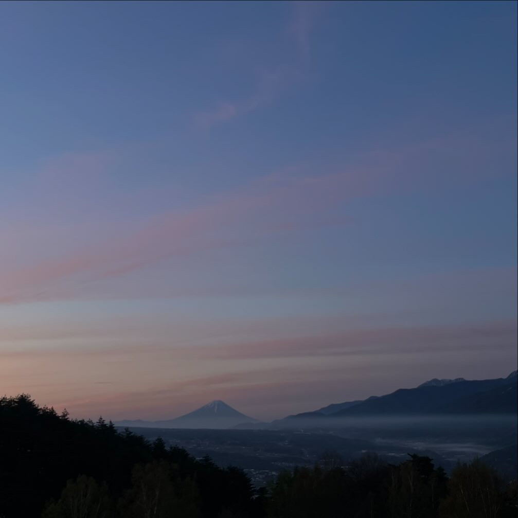華金〜🍻❣️
天気が悪くなる前に是非飲みきてください🫶🏻
8時出勤してまっす✌🏻