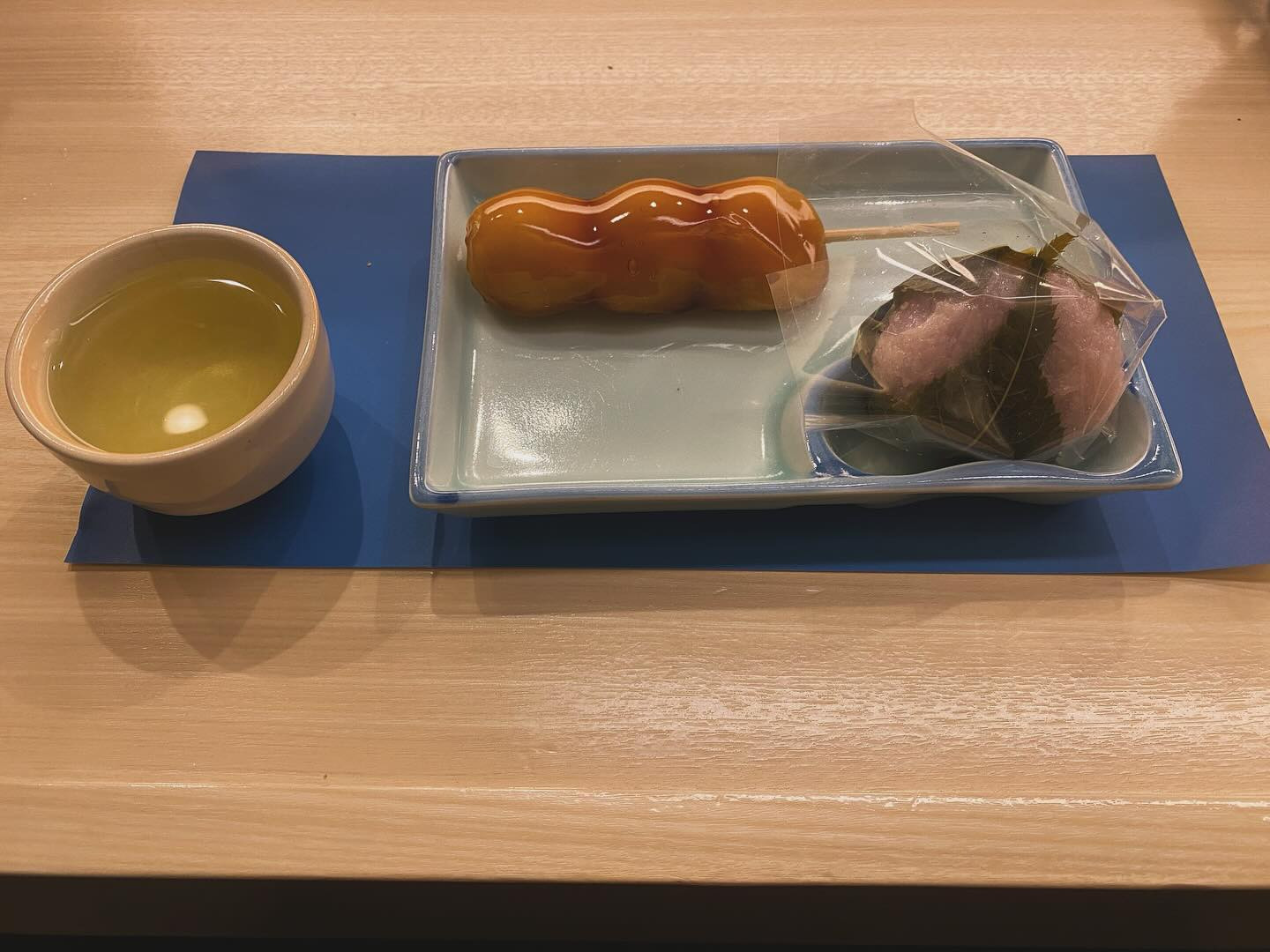 ちょっとお花見気分で桜餅とお団子♡

@clubgalle2580 
#クラブ我礼#お花見#花より団子
#すすきの#デブ活