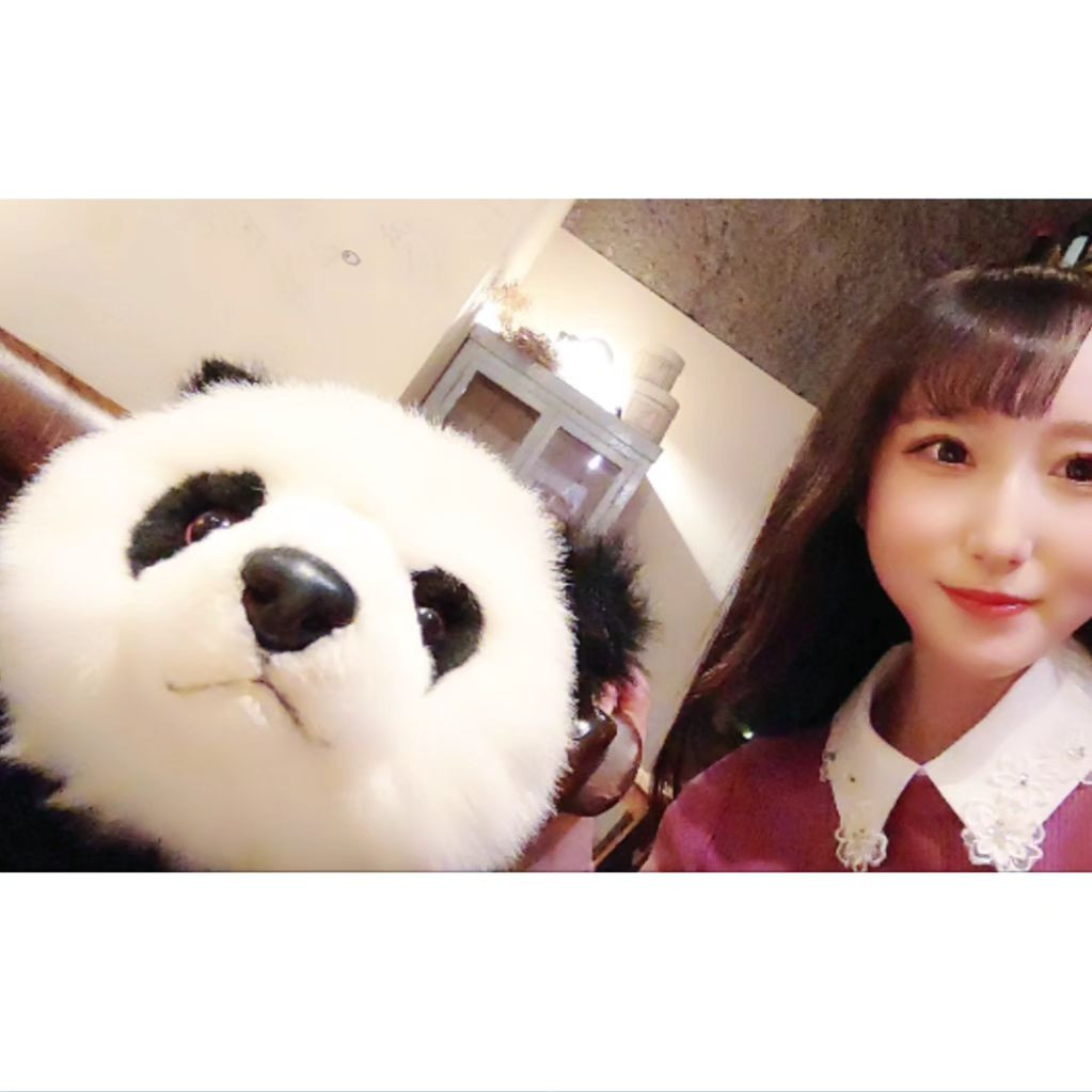 .
French Panda🐼

ゆりあさん@yuria_092xoxo とご飯いこーってなり、気になってたここに💕

パンダの写真撮って良いですかってお姉さんに聞いたら隣に座らせてくれた笑
優しい〜ありがとうございます🙏

French PandaはAKINAGAOの系列店らしく
どれ食べても美味しいわけだ✨

春っぽく菜の花とホタルイカのパスタ頼んだの、ちょっとだけ大人になれた気分(？)

季節関係なくパスタといえばミートソース！カルボナーラ！ペペロンチーノ！だったから🤫
もちろん今でも好きだけど🙆笑