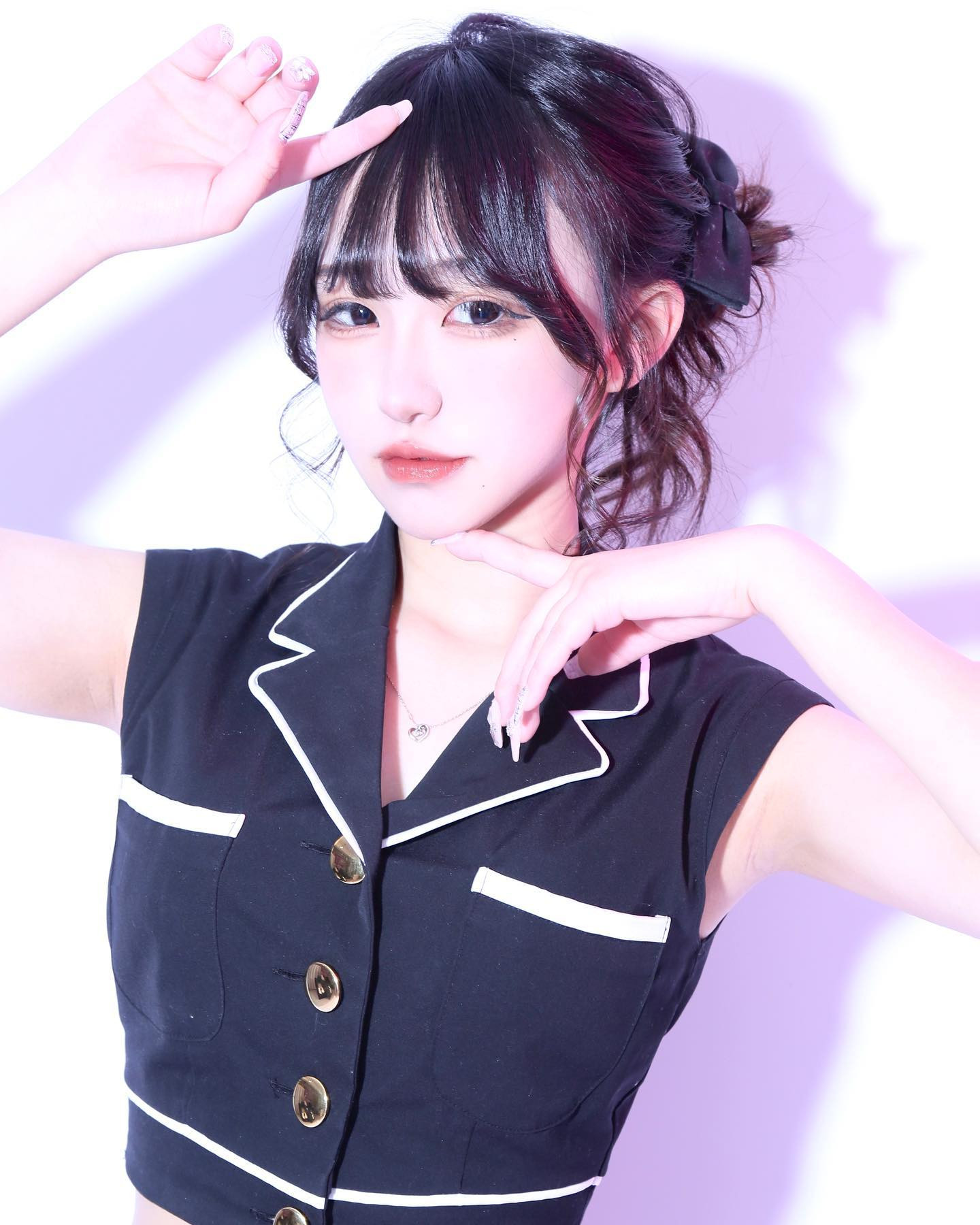 𝑛𝑒𝑤 ⟡꙳
#きゃばきゃば さんで撮影していただきました🪐.*･ﾟ
初めての制服、アップヘア🪄 KⅡの看板完成楽しみ🐈‍⬛🎶💞

studio @caba2.shinjuku 
hairmake @tsubaki_314_hairmake 

#歌舞伎町 #歌舞伎町ガールズバー #宣材写真 #ヘアメイク