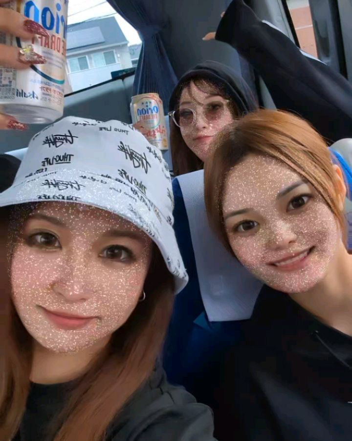 🐚🪸社員旅行宮崎たのぴかった🪸🐚

初日南国来たらオリオンビール

おいしき☺️

@hibiki.group
@letoile_sinseigroup 
#レトワール#響グループ #水川潤#美松ビル5F#札幌 #すすきの #北海道 #ニュークラブ #ニュークラ嬢 #すすきのニュークラ #ラウンジ #ラウンジ嬢 #キャバクラ #キャバ嬢 #ホステス #夜職 #ナイトワーク #ポケパラ #インスタ指名 #求人 #お酒好きな人と繋がりたい #キャバキャバ #きゃばきゃば#ダイエット