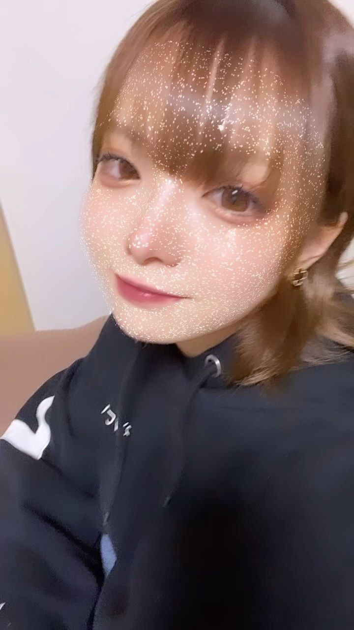 こんばんは、ゆきです😊

猫ミーム素材がない！！音源が！あたいの猫ミーム！

まぁ昨日はものの見事にのみすぎました😂
今日もたくさんのむぞー！

本日21:00より出勤です

 #諏訪市  #キャバクラ  #キャバ嬢  #酒  #二日酔い  #長野