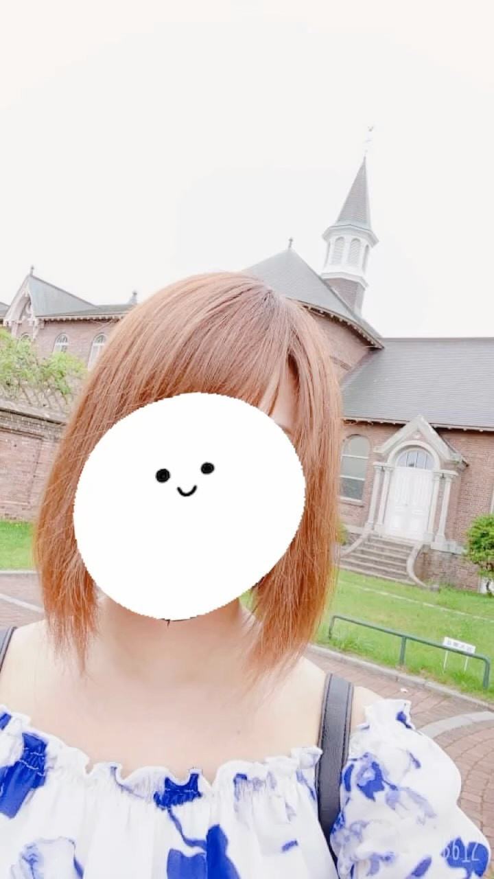 こんにちは☘️
皆さん連休はいかがお過ごしですか？

お天気がいいからどこに行っても気持ちよさそうですね🎶

ふと数年前の写真を観て…

無性に髪が切りたくなりました😞
やっとここまで伸びたけど…
切りたい衝動と闘ってます💦

どっちがいいかなぁ？

7日までお休みですがまた来週から楽しく頑張ります☘️

皆様素敵な連休を…❤️

@clubgalle2580 
#クラブ我礼#連休#すすきの