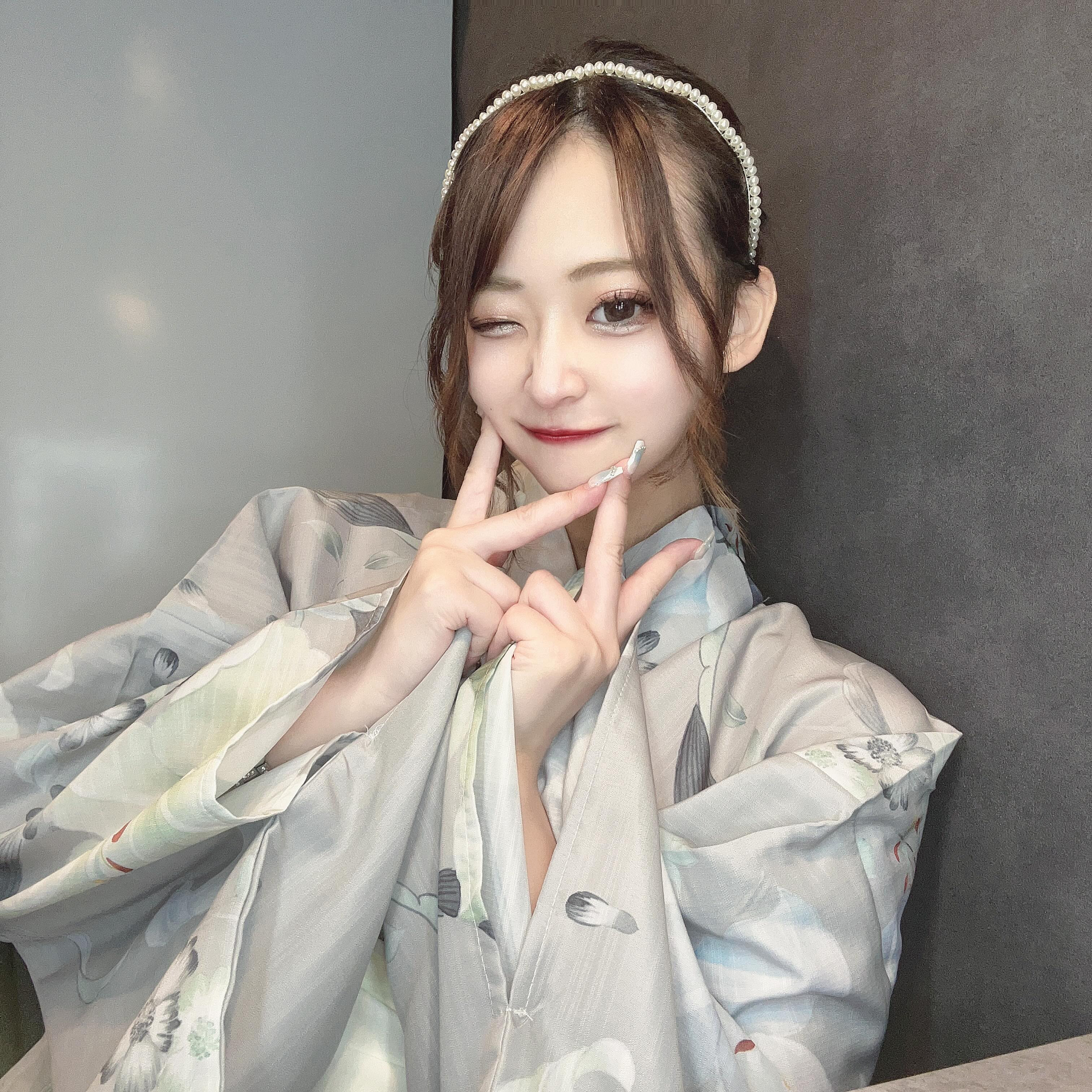 やっと春だね〜🌸🌸

20時出勤です❕❕

GWもまなかは休みなしだよっ🪄

#バルセロナグループ #桃李 #札幌 #すすきの #ススキノ #キャバクラ #キャバ嬢 #キャバクラ嬢 #ニュークラブ #ニュークラ #ニュークラ嬢 #キャバ #ラウンジ #ラウンジ嬢 #ガールズバー #すすきのキャバクラ #すすきのキャバ嬢 #すすきのグルメ #札幌旅行 #北海道観光 #美人 #美女 #可愛い #可愛い女の子 #銀座 #六本木 #北新地 #錦 #中州 #いいね返し