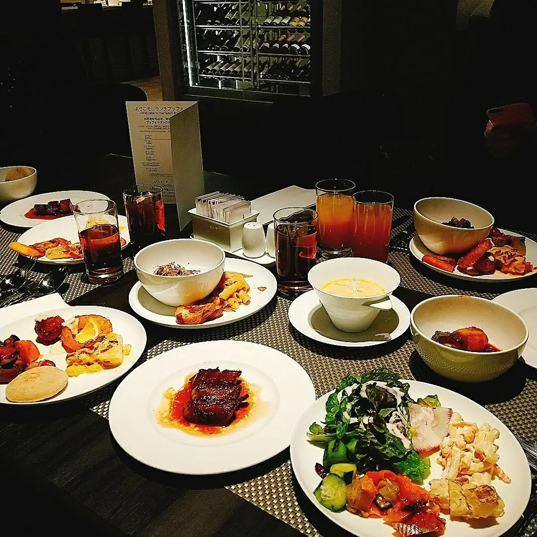 .
 
前に友達と行った
ランチビュッフェ🍽
 
みんな食いしん坊🐷笑
 
気付いたらもう5月🎏
GWお仕事の人はお疲れさまです🫡
お休みの人は
楽しくお過ごしくださーい🙌✨
　
@clubgalle2580 
#すすきの#クラブ我礼