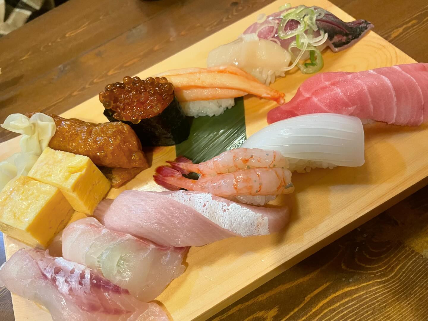 💙

ふら〜っと入ったお店の
お寿司が美味しくて
新潟に生まれて新潟で育って
よかったなーとおもった🍣

これうまい魚とうまい日本酒
飲むたびにゆーてる気がする🍶

#新潟グルメ #新潟海鮮 #おすし #お寿司 #寿司スタグラム #新潟駅前 #新潟駅前グルメ #お寿司大好き #お寿司好きな人と繋がりたい #海鮮居酒屋 #新潟ディナー #あおいの食べログ