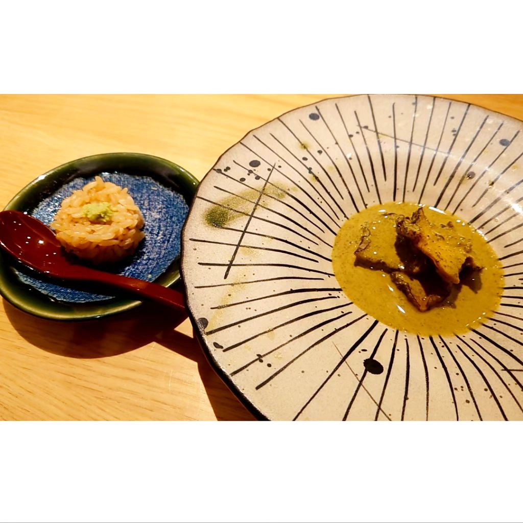 .
稽司✨

暗証番号で入るとこって話は知ってたけどいったことなくて初！

うにの自分で酢飯を混ぜて作るリゾットが楽しい💕
まなみのリゾットとお客様のリゾットに完成度の差があったのは謎だけど、おそらく普段のなにもしなささが…🥺笑
このあとしばらくネタになってしまった🥺🥺

とろたくたっぷりで美味しい🙆🙆
あと何度でも言うけど赤酢らぶ〜

漬けマグロ好きだから500貫くらい食べたい気持ち

最後に出てきた小さい大福、かわいいし食べやすくてめっちゃよかったなあ🍰

(カウンターでお弟子さん怒るのはやめてほしか