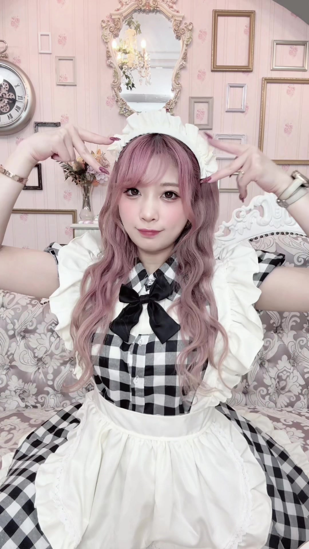 🐱🐱🐱 #コンカフェ嬢#ニュークラ嬢#キャバ嬢 #カチカチに凍った漢江の上を猫が歩いています#🐱#japan#japanesegirl #dance#cat