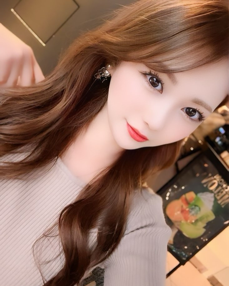 *
あっという間に5月ですね🌱
久しぶりの投稿ですが少しだけご案内
させて下さい！

私事では御座いますが、来る5月29日には
私もついに32回目の誕生日を迎える事と成りました。

お忙しいとは思いますが、
顔だけでも見に来て頂ければ幸いです。
めちゃくちゃ喜びます。笑
お客様のご来店を
心よりお待ちしております💓

#キャバクラ #キャバクラ嬢 #キャバ #キャバ嬢 #きゃばきゃば #キャバキャバ #夜職 #夜職の人と繋がりたい #お酒 #お酒好きな人と繋がりたい #お酒好き女子 #キャバ図鑑 #大宮 