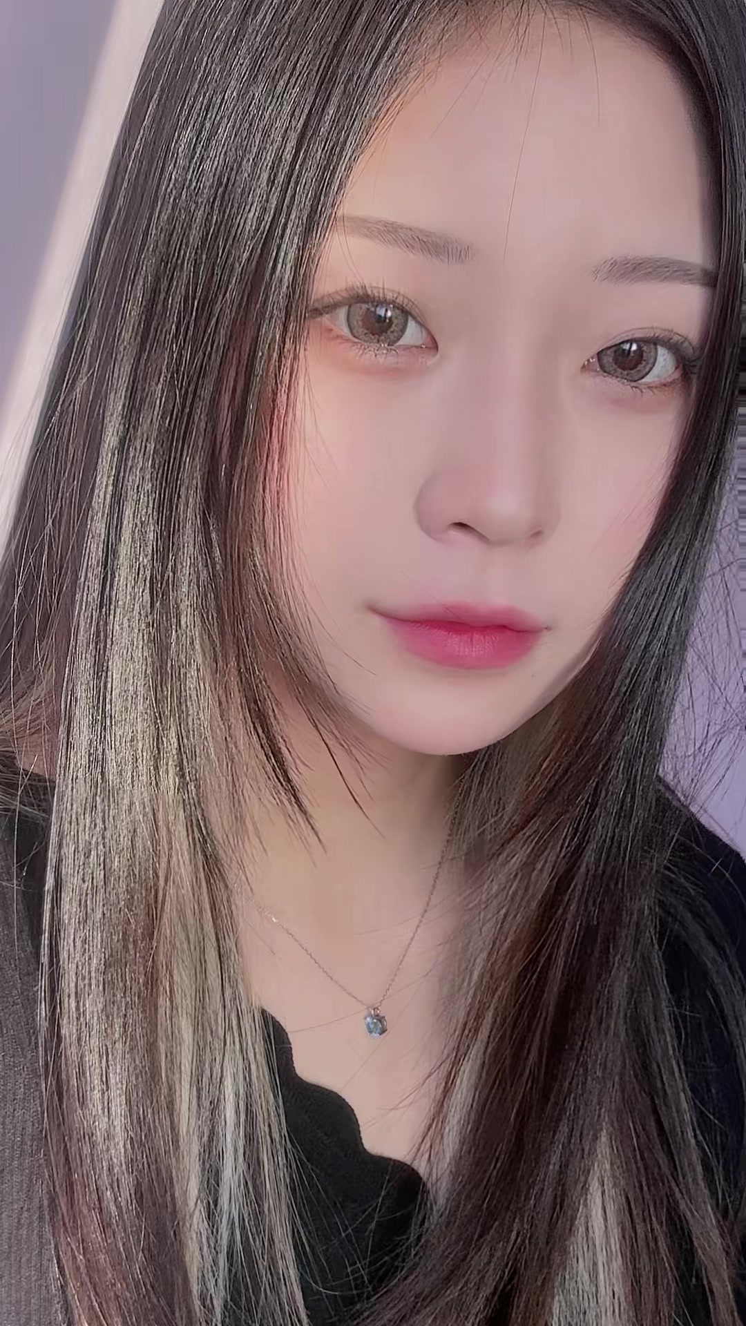 部屋の汚さをカーテンで隠した。 #キャバ嬢