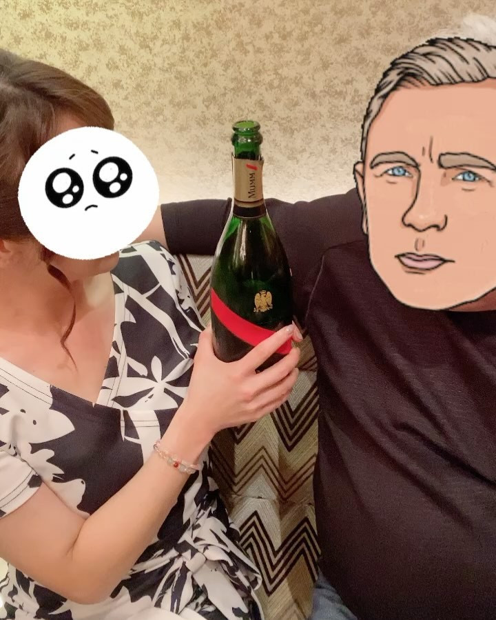 こんにちは🎶

昨日は素敵なお土産と共にお祝いしていただきました🎵
幸せなひととき❤️

今年も一年素敵な歳になりますように😊

来週もまた楽しく元気に頑張ります╰(*´︶`*)╯

皆様良い休日を…✨

@clubgalle2580 

#クラブ我礼#すすきの