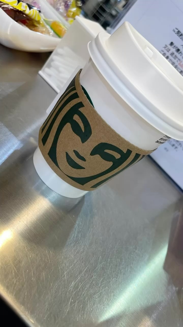 ✨
@rere.re0407 

出勤前にカラーしにきた♪
コーヒーいただいちゃったよ🌟

嬉しい☺️
いつもありがとうございます

@amont_salon 

@clubgalle2580 

#クラブ我礼 #すすきの #札幌