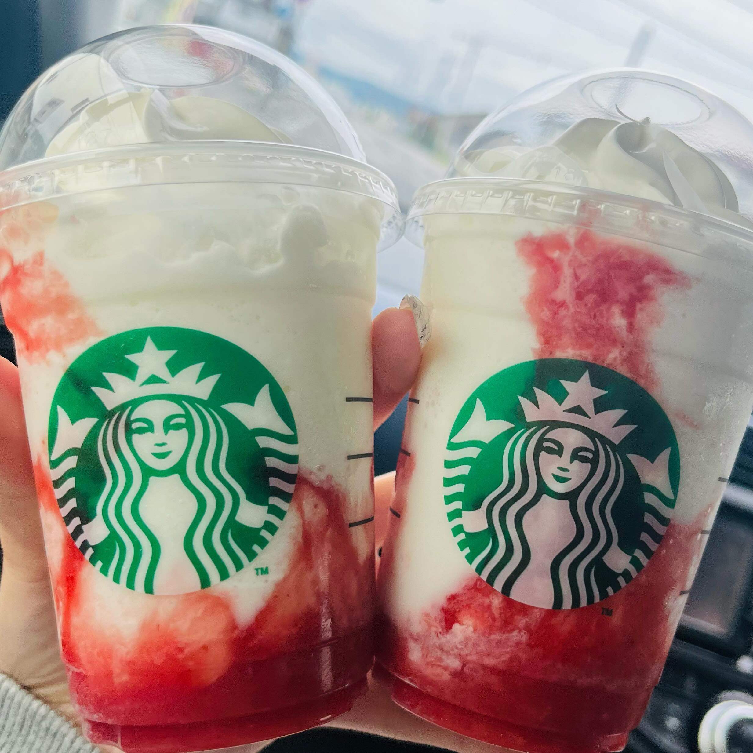 念願のいちご飲めた〜🥹🩷
今週日曜日まで居ます🫶🏻🫧