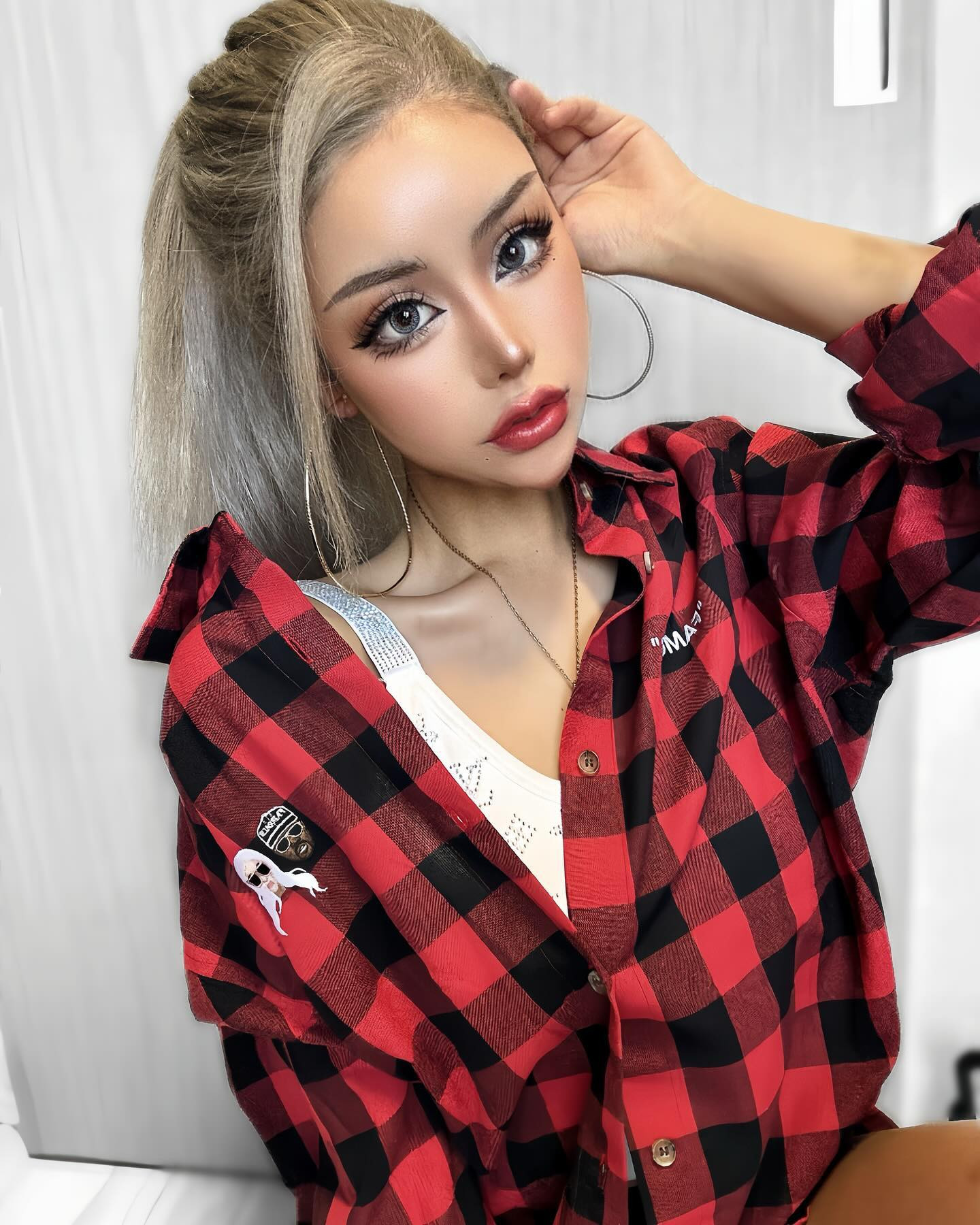 Love is @world_wide_famous 💚🩵🩷
・
峰 寿リ亜 ｰ 𝐉𝐮𝐥𝐢𝐚 𝐌𝐢𝐧𝐞🌹
・
𝗢𝗿𝗮𝗻𝗴𝗲 𝗧𝗲𝗿𝗿𝗮𝗰𝗲 - オレンジテラス🍊🧡
@orangeterrace.tokyo 
・
AREA: 歌舞伎町／新宿
TEL: 03-6233-8201
MAP: 〒160-0021 
  東京都新宿区歌舞伎町1-2-5
  東陽ビル B1F
TIME: 20:00〜LAST
・
 #キャバ嬢  #キャバクラ  #新宿  #歌舞伎町  #ホステス  #ギャル  #じゅりあ  #オレンジ