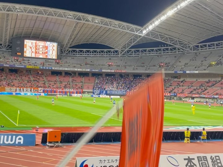 💙

30ねん新潟に生まれ育って
はじめてアルビレックス新潟の試合を
観戦してきた〜！⚽️

はじめてのくせにNスタンドの
コアサポーター達に混じってきたよ🧡

後半3点とって
逆転勝利アツすぎた〜！✨
最後もめちゃくちゃ綺麗だった🧡💙

ギリギリに着きすぎて
席ついたと思ったらわけもわからず
はじまっちゃったから
つぎは絶対早く行って
ビールと屋台飯を満喫するときめたっっ

#アルビレックス新潟 #albirex #アルビレックス #新潟 #ビッグスワン