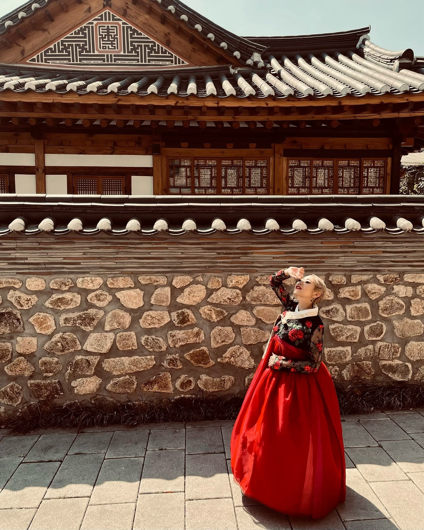 .
初めて着た #韓服 #チマチョゴリ 🧘🏻‍♀️🇰🇷
迷う事無く赤をチョイス #宮廷女官チャングムの誓い