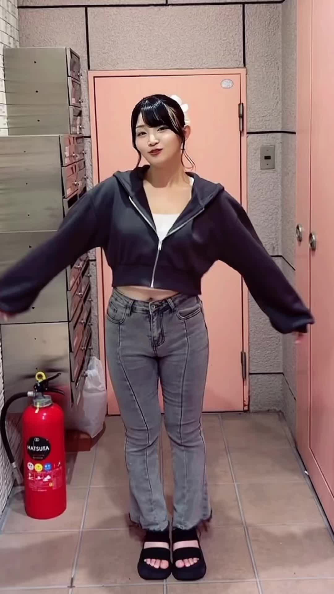 ヘソ出したら風邪引きました🤧#おすすめにのりたい  #お腹むちむち系女子