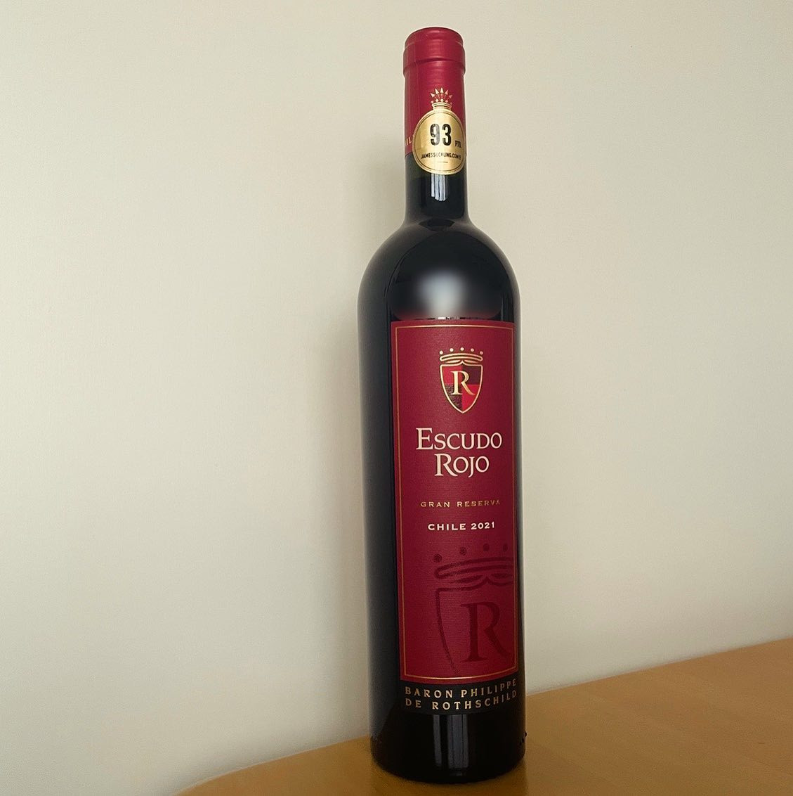 お店で置いてるエスクードロホ
お手頃だけど味がとても好みで❤️

フラッとワイン屋さん寄ったら
赤いエチケットのが安くなってて
(詳しくないからよくわからずに)
試しに買ってみた！

週末映画でも観ながら飲もうと思います❤️

さて、華金行きましょー🥂

┈┈┈┈┈┈┈┈┈┈┈┈┈┈┈┈┈┈ 

札幌市中央区南6西4第21桂和ビル6F 
クラブ我礼〜Galle〜 

 @clubgalle2580 

┈┈┈┈┈┈┈┈┈┈┈┈┈┈┈┈┈┈ 
ご来店予定の方はDMください💌 
 
#赤ワイン #エスクードロ