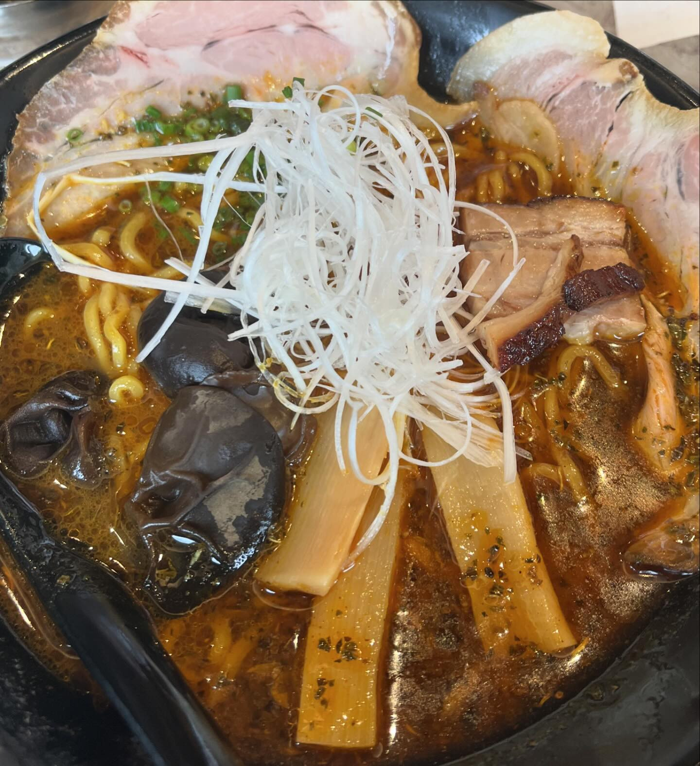 今日は☀️
お散歩行ったら暑かったぁ〜😆

暑い日に🍜
スパイスラーメン美味しかった😋
今度はスープカレー食べてみよ〜😊

@clubgalle2580 
#club我礼#すすきの
#ラーメン好き #スープカレー好き