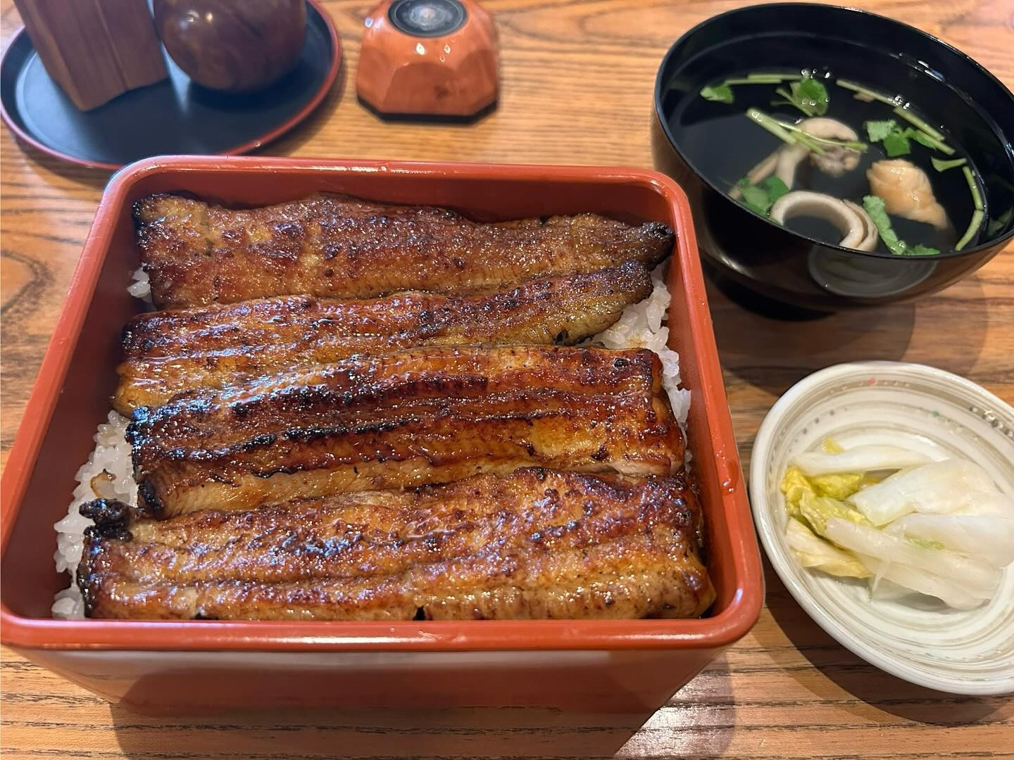 こんにちは☆この前、ランチで食べましたぁ〰️☆暖かくなると鰻が食べたくなります✨️✨️夏バテしないように皆さんは何を食べますか？？今日も出勤します☆