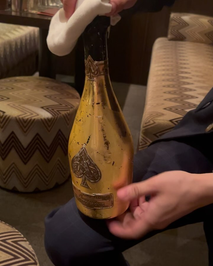 こんにちは☆

先週の土曜日はFさん、アルマンド＆マムロゼ、たくさんありがとうございます🥂✨️✨️

皆で楽しく飲めて良かったです☆

又、一緒に飲みましょうね〰️✨️✨️

今週も宜しくお願いします☆

 #札幌すすきの #クラブ我礼 @clubgalle2580