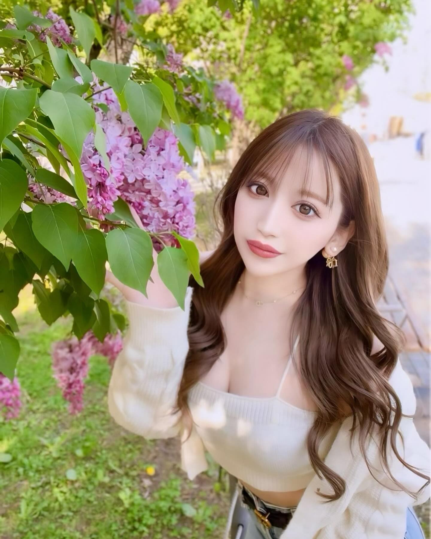 .
.
さっぽろライラック祭りに
今年もみひたんと行ってきた🌸🌸
天気いいのに風強すぎ😮‍💨
.
.

#アモン #札幌 #すすきの #ススキノ #キャバクラ #キャバ嬢 #キャバクラ嬢 #ニュークラブ #ニュークラ #ニュークラ嬢 #キャバ #ラウンジ #ラウンジ嬢 #ガールズバー #ホステス #すすきのキャバクラ #すすきのキャバ嬢 #すすきのグルメ #札幌旅行 #札幌グルメ #美人 #美女 #可愛い #可愛い女の子 #銀座 #六本木 #北新地 #錦 #中洲 #ライラック