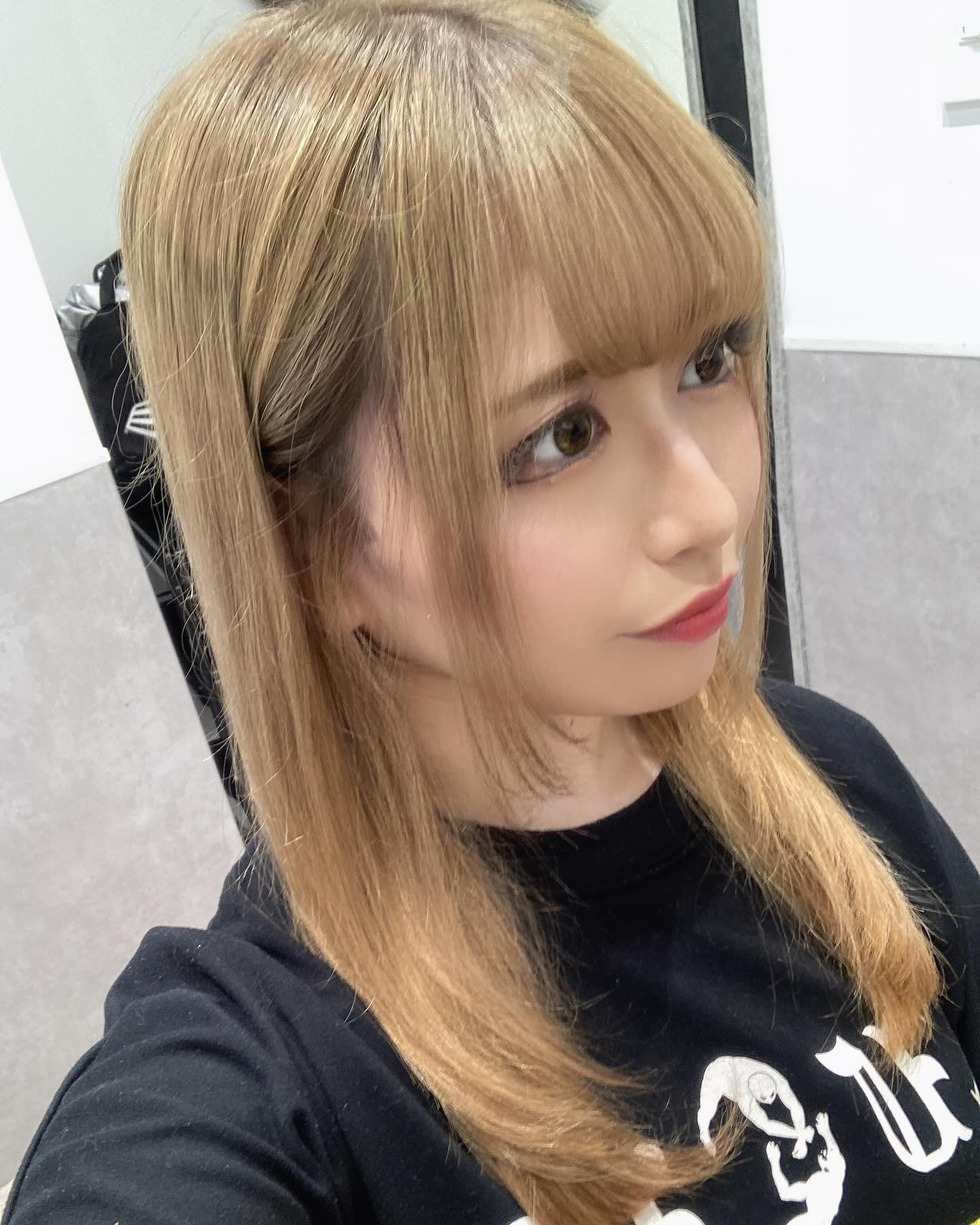 👱‍♀️
今月もあきちゃんに任せた🫶🏻
数年ぶりにブリーチしてレイヤーがっつり🫶🏻
夏に向けてハイトーンぎゃう🫶🏻

きになったらDMしてみてね🫶🏻
@akioooo0826 💇🏻‍♀️
.
.
.

#av女優 #セクシー女優 #歌舞伎町 #秋葉原 #ガールズバー #歌舞伎町ガールズバー #長身女子 #高身長女子 #撮影会 #撮影会モデル #SODLAND #むちむち女子 #ヘアカラー #ヘアーサロン #レイヤーカット