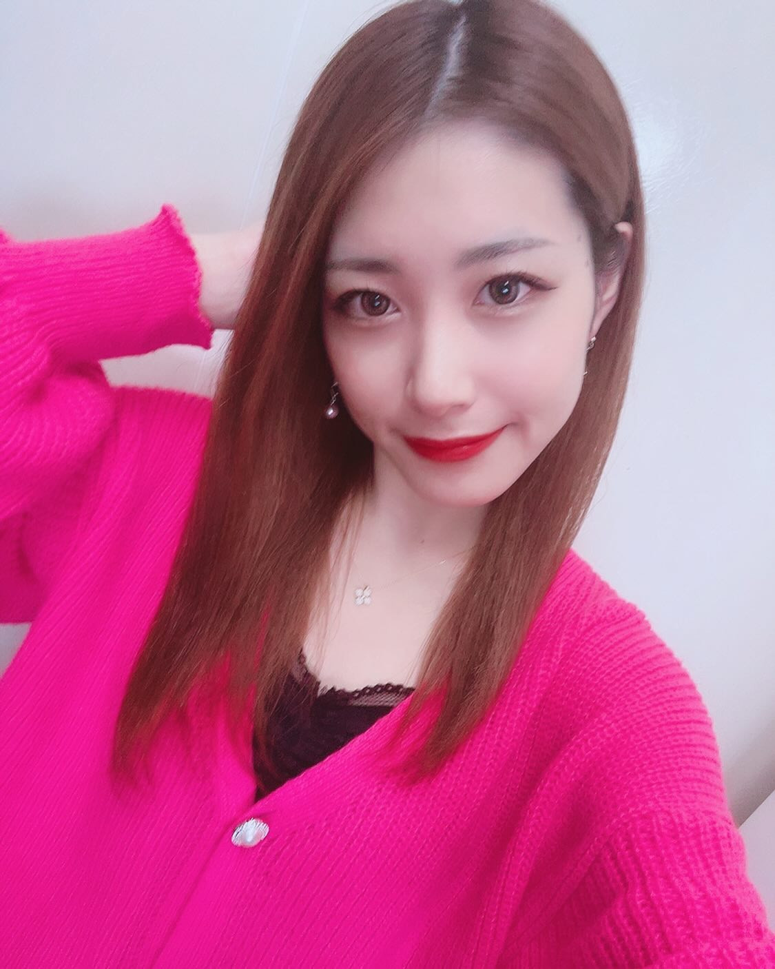 ピンクの服 普段着ないけど妹に貰ったから着てみた！🩷
意外とお気に入りかも？？💭
.
.
.
.
.
#私服#キャバ嬢の休日#キャバクラ#キャバ嬢#きゃばきゃば 
#夜職#ホスト#自撮り#いいね#相互#フォロー#ピンク#可愛い子と繋がりたい#コーデ#ニット#ゴルフ女子#ゴルフ #大宮#新宿#吉祥寺#都内#いいね返し #instagram #fyp #l4l #followforfollowback