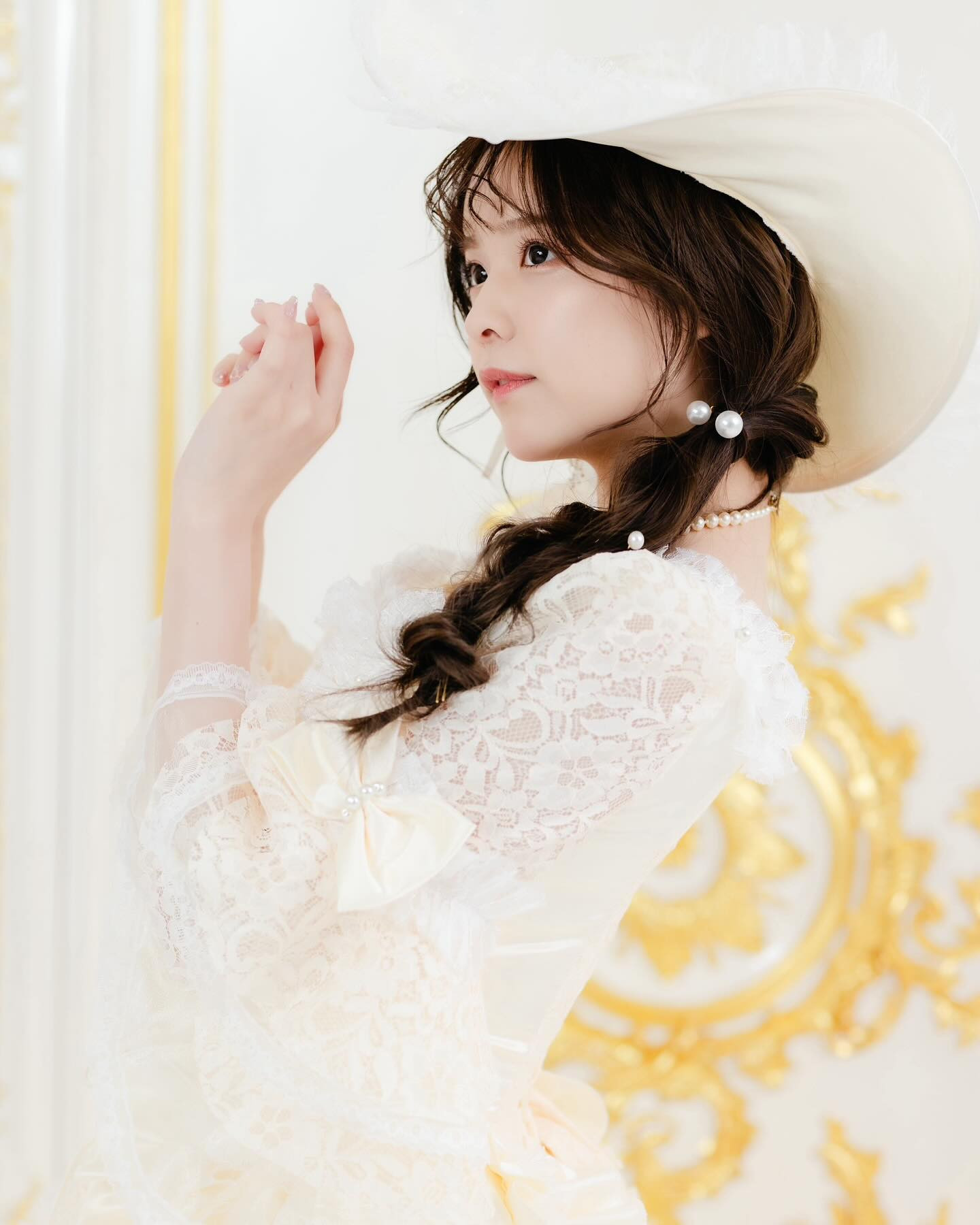 UNUMにようやく
ログインできたので久しぶりのフィード投稿🪄

コメントいただけたら嬉しいです😌♡

┈┈┈┈┈┈┈┈┈┈┈┈┈┈┈┈┈┈┈┈┈┈┈
かのん🐼🍼 @pandanobabychan 
⁡
札幌市中央区南5西3オークラビル2F
@rymansbar_susukino で会えます🎟
⁡
出勤確認はDMか当店に
お電話お願いします📨 011-533-1414
┈┈┈┈┈┈┈┈┈┈┈┈┈┈┈┈┈┈┈┈┈┈┈

#撮影モデル #キャバ嬢 #ヘアアレンジ
⁡