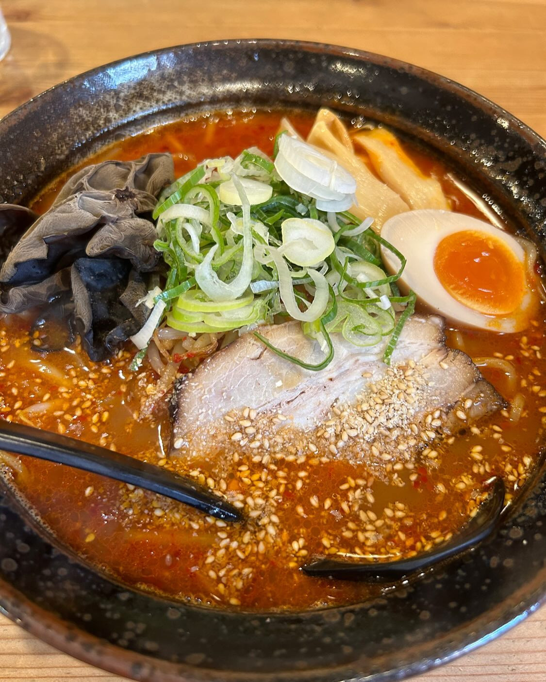 こんにちは☆5月なのにまだ寒いですね〰️💦この間、食べた辛味噌ラーメン🍜です☆6月はYOSAKOI、北海道神宮祭など色々イベントがたくさんですね〰️✨✨お店の女の子も色々な子が増えてきてるので楽しいと思います☆是非、飲みに来て下さいね☆今日も出勤します☆