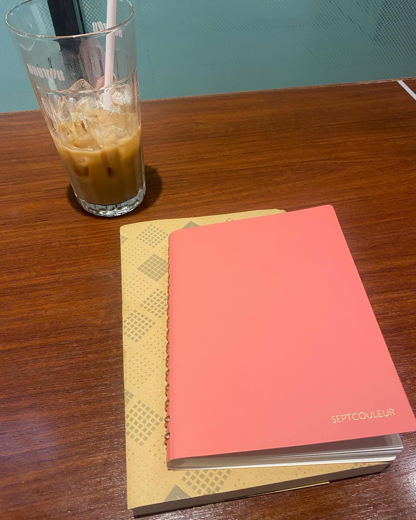 今日はお休みですが。
お仕事帰りに寄り道してみました🎶

こういう時間も大切です♡

@clubgalle2580 
#クラブ我礼#すすきの
#まったり時間