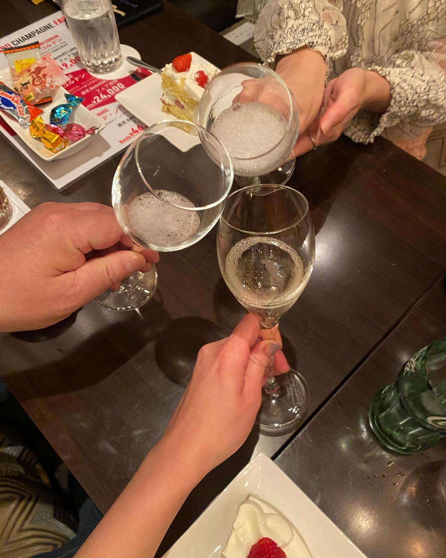 こんにちは🎶

5月ももう終わり！
五月病ももう終わり！笑

今日も元気に頑張りますっ✨

@clubgalle2580 
#クラブ我礼#すすきの